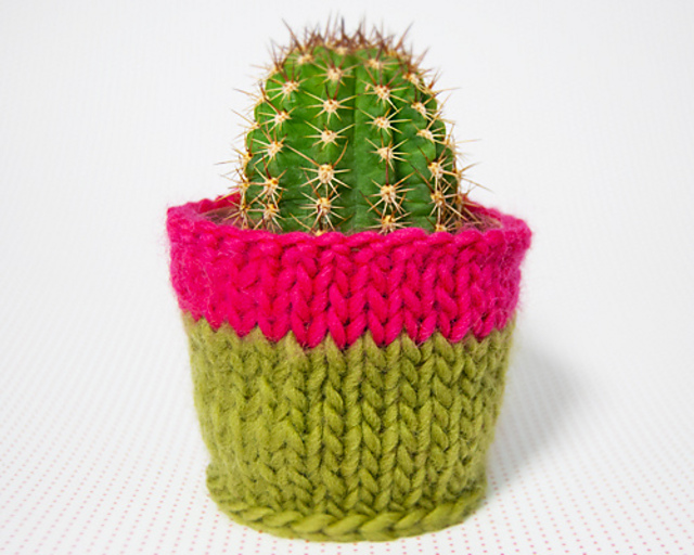 Ravelry Cover for plant pots pattern by we are knitters