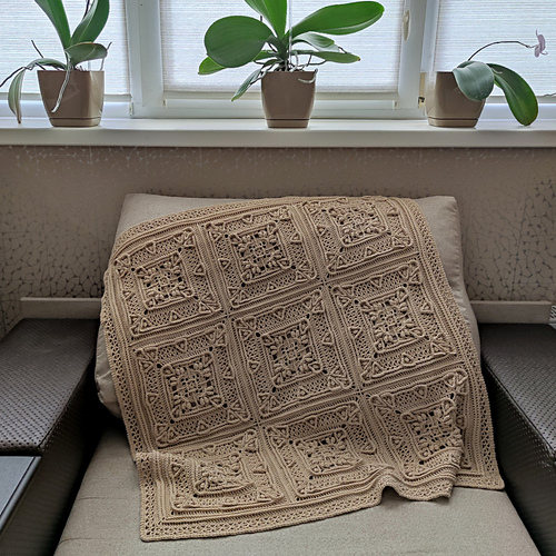Ravelry Caramel blanket pattern by Elena Bojkova