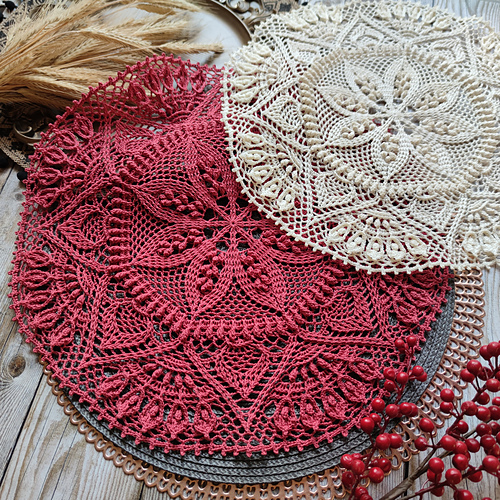 Ravelry Gloria pattern by Elena Bojkova