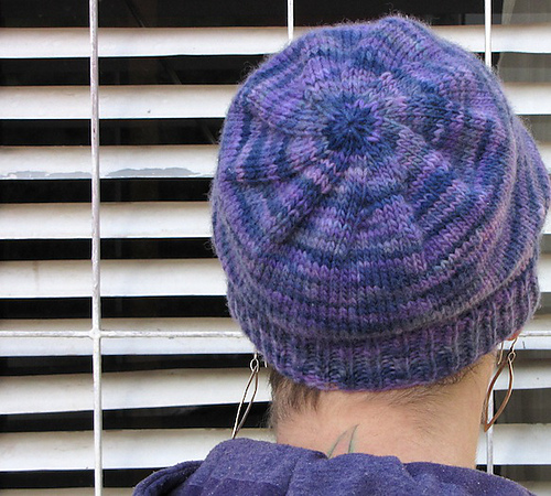 Ravelry: Beginner Slouchy Hat for Magic Loop pattern by Liat Gat