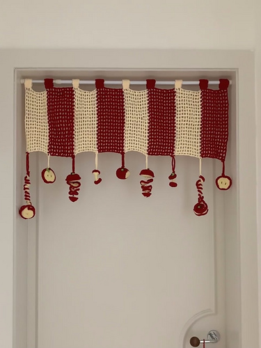 Apple Door Hanging