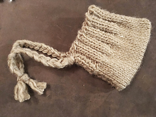 Wide Ribbed Brim Bonnet
