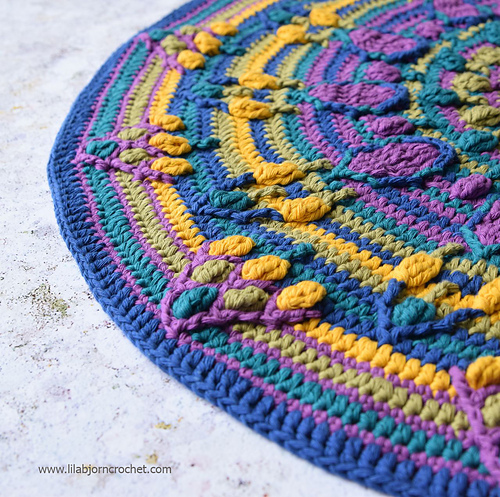 Peacock Tail Mandala - Tatsiana