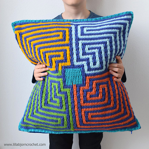 Ravelry: Roman Labyrinth Rug pattern by Tatsiana