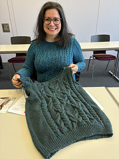 Meeting Yael at Swiss Yarn Festival 2026 - test knitting Kaen.