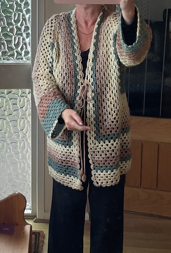【COGNOMEN】HALF CARDIGAN STITCH KNIT VEST Viola Vest ENGLISH Knitting Pattern - Light, Open Vest Made