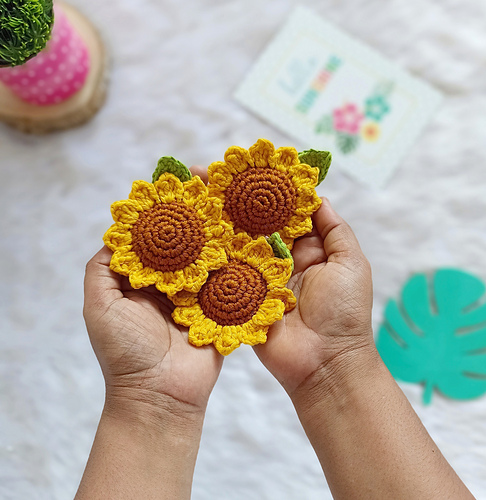 Sunflower keychain photo 4