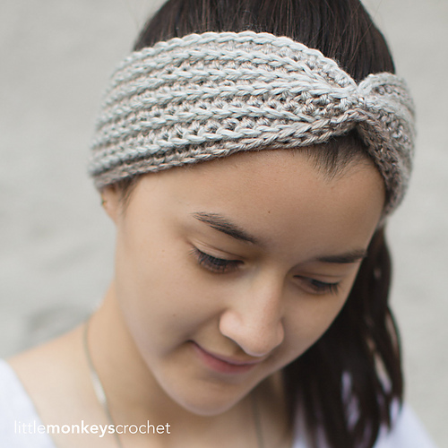Ribbed Cinched Ear Warmer photo 1