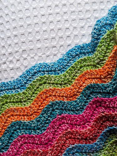 Groovy Waves Blanket - Annaliese Mansfield