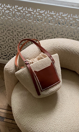 FALLETT★quilting shoulder bag Ravelry: Everyday Leather Pocket Shoulder Bag pattern by