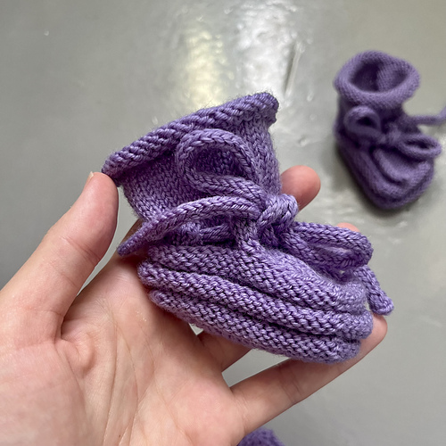 Christines Stay-On Baby Booties - bylizziemm