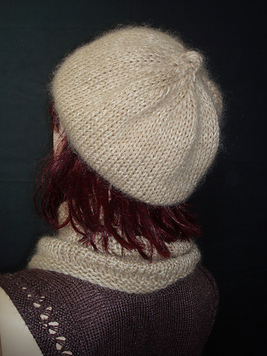 Cables & Knots Gloves & Cowl photo 8