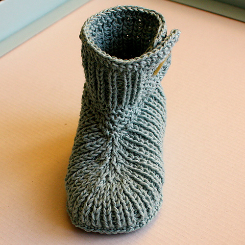 Ravelry: TODDLER Winter Boots pattern by Julia Noskova
