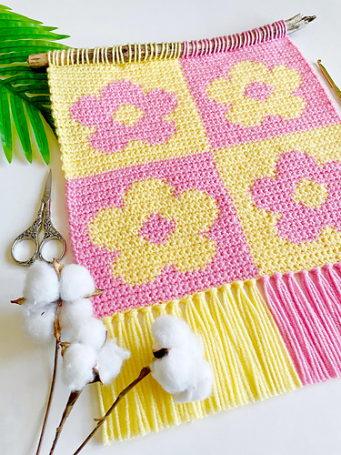 Retro Flower Wall Hanging