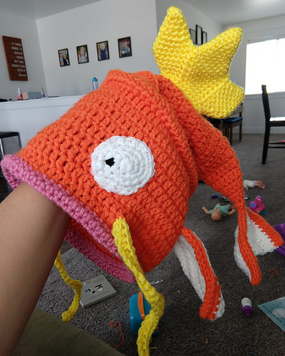 Ubrukelig fiskelue — inspirert av Magikarp Pokémon - Ashley Funk