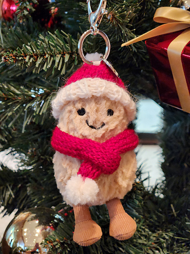 Basic Scarf & Beanie for Jellycat Peanut bag charm photo 1