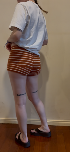 Knit to 74cm waist and 94cm hip measurements