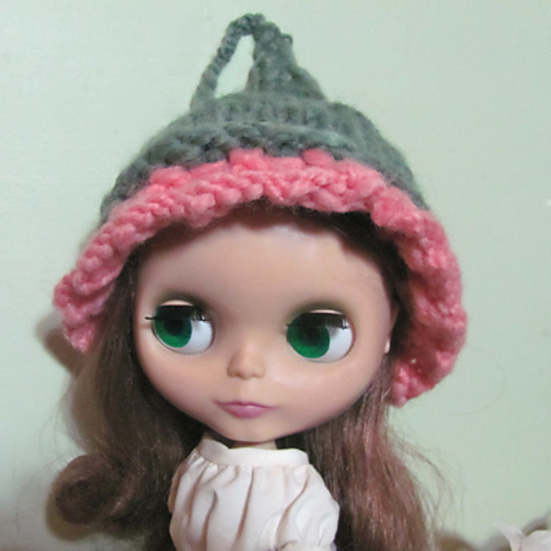 GumNut GumBlossom Hat in HandSpun for Blythes photo 3