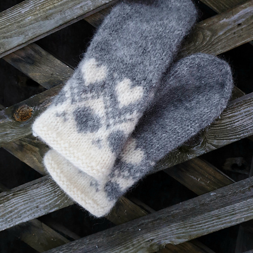 Tova Desemberhjerter / December Hearts votter - bymabe58