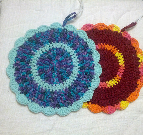 Pretty Easy Circle Dishcloth photo 1