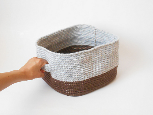 Bicolor basket photo 3