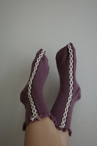Cable Toe Socks