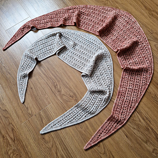 The pattern provides options for easy adjustments so you can make your favourite size and use your favourite yarn.