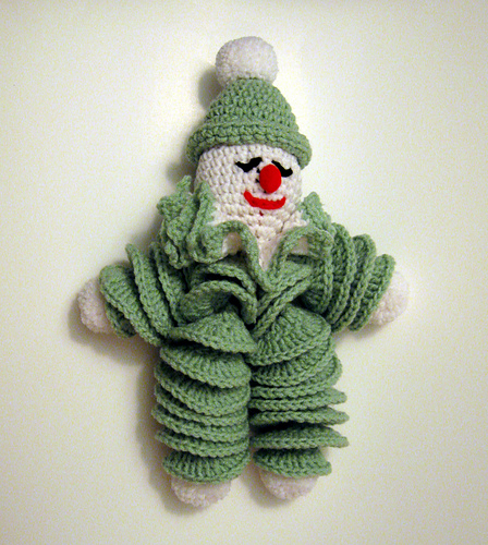 Clownie den strikkede klovemannen - Many Creative Gifts LLC