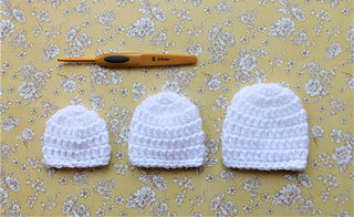 Ravelry: Tiny Crochet Hats pattern by 