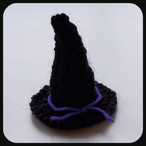 Little Witch's Hat - Halloween Decoration photo 1