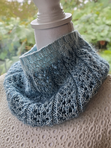 Twilight Picnic Cowl