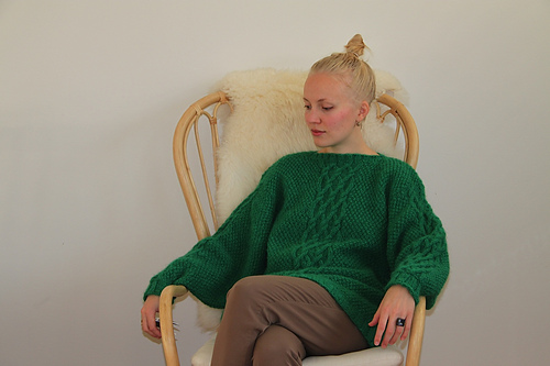 35-3 Cable Sweater, gloves and scarf photo 2