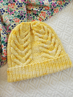 Ravelry: marlysmarie's Antler Toque in Pollen