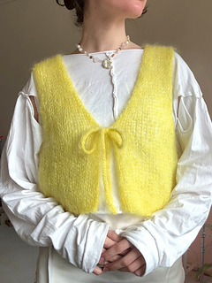 Size: S
Yarn: Ballerina Chunky Mohair 9004