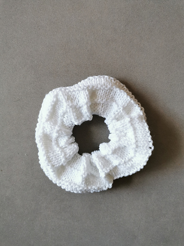 Knitted scrunchie / Scrunchie au tricot photo 4