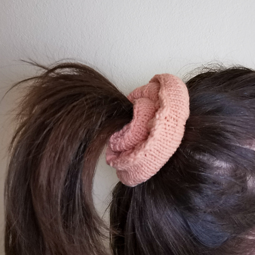 Knitted scrunchie / Scrunchie au tricot photo 8