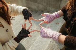 Both: ribbing
Pink pair: Aran
Dark pair: DK