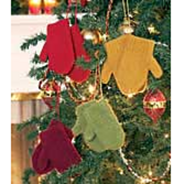 Ravelry Felted Mittens Garland pattern by Patons