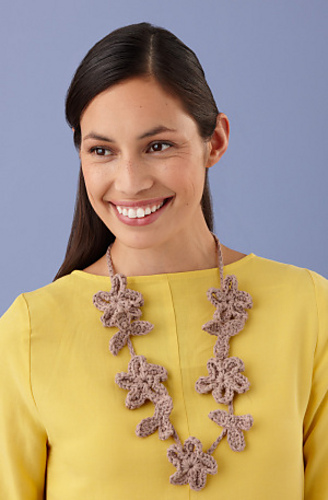 Flower Necklace / Glittering Flower Necklace photo 3