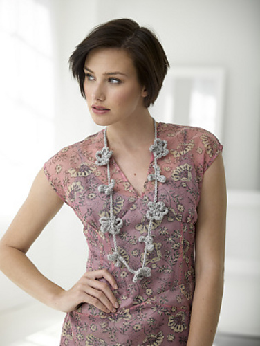 Flower Necklace / Glittering Flower Necklace photo 1