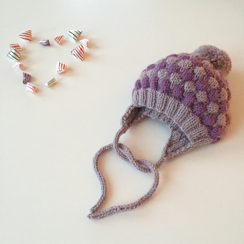 Bobblemellow lue og votter - Ann-Kristin Fugleberg