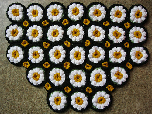 Crocheted Daisy Rug photo 3