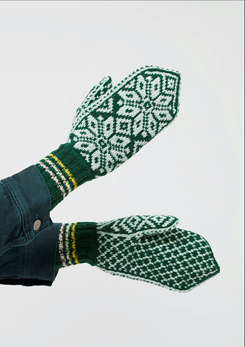 427-2 Votter med Stjernerose - Rauma Garn