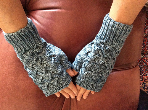 Cafe au Lait Mitts photo 3