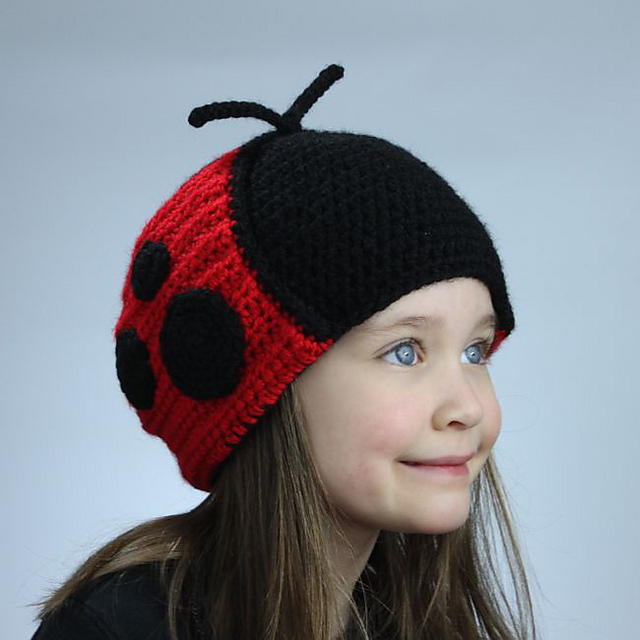 Ravelry: Ladybug Earflap Hat pattern by 