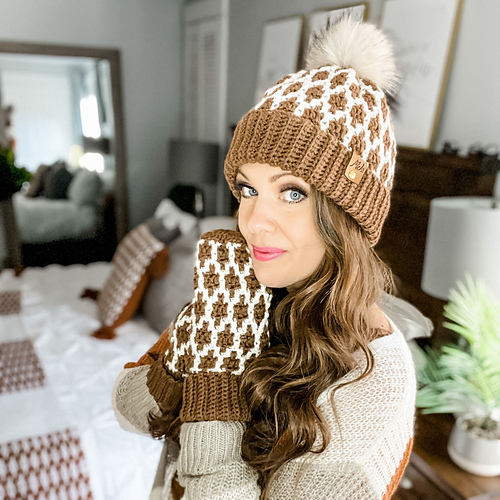 Modish Mosaic Mittens photo 2