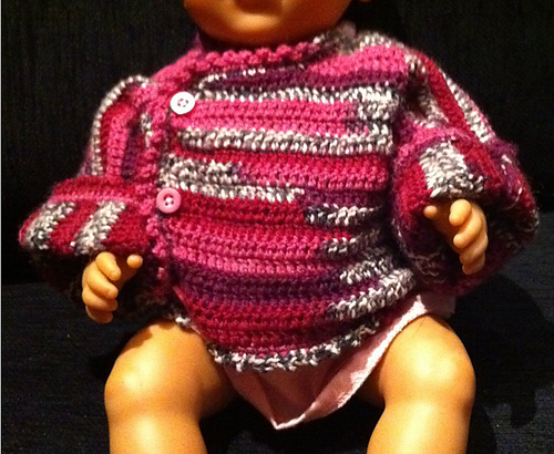 Vastasyntyneen villatakki / Cardigan for a newborn photo 1