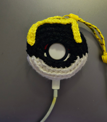 Pokemon Go Plus + Cover - Ultra Ball