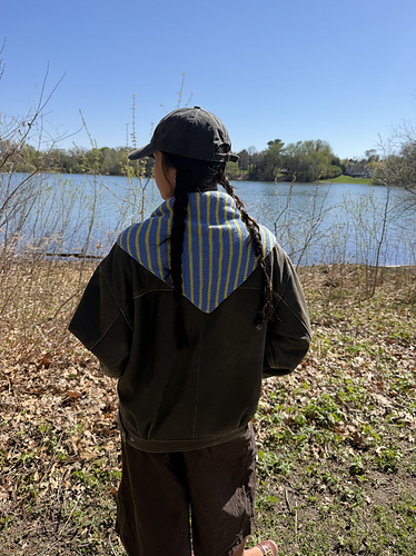 Minigru Triangle Scarf