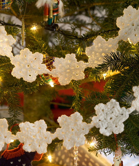 Ravelry Snowflake Garland pattern by Mary Jane Protus